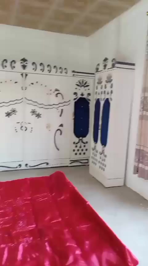 غرفه تسكام عراقي للبيع السعر ٩٠٠ الف وبيه مجال ***********
