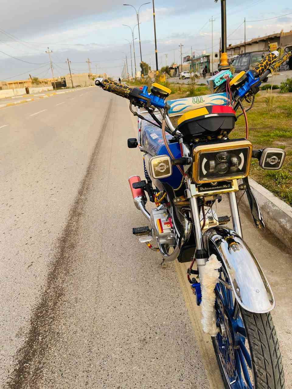 السلام عليكم دراجه نامه برو للبيع+مكينه 200Cc
مابيها نقص فقط واير كيلو متر كهربائيات كله شغاله دبل عنبار السعر٧٧٥وبيها مجال رقم +*********** #مكاني_شهربان_المقداديه
