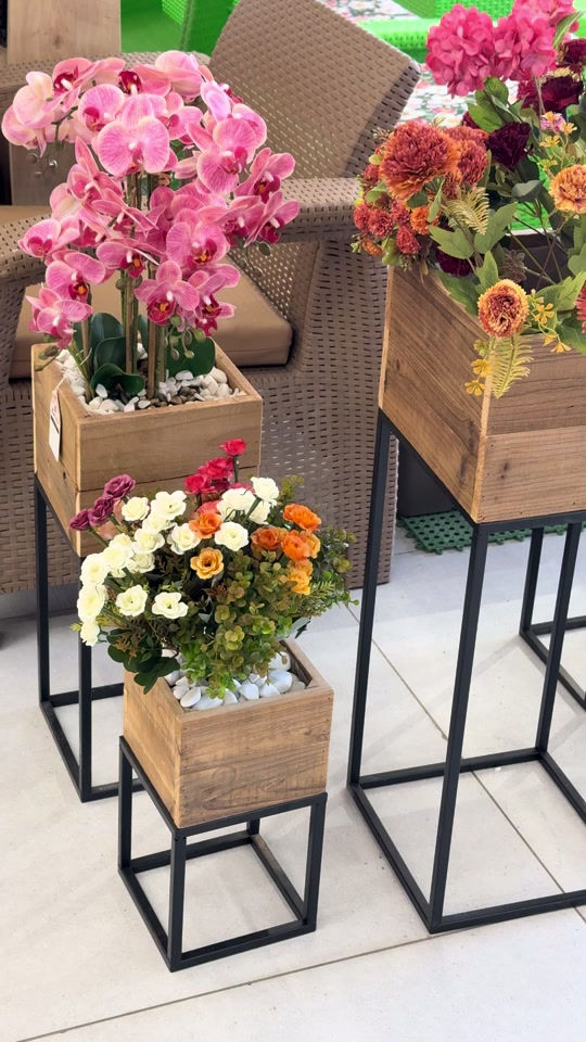 كلشي  حلو ازهار و سنادين تلكوها ب ئيم بازار💐😍 ‏‎للمزيد من المعلومات ارسل رسالة الى هذه الصفحة  أو  ارقامنا للتواصل : ‏‎واتساب :*********** ‏‎اتصال : *********** العنوان اربيل طريق كويه / بجانب شقق هيوا ستي  ومتوفر توصيل لكل المحافظات⁩
