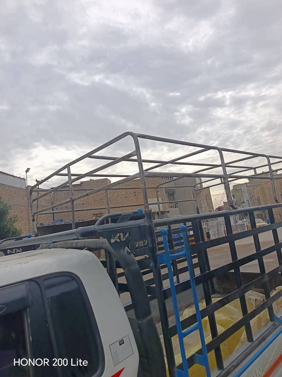 السلام عليكم قفص البيع مكاني بغداد *********** بي قيم وخذ قفص مال محجر 2700 نثيه
