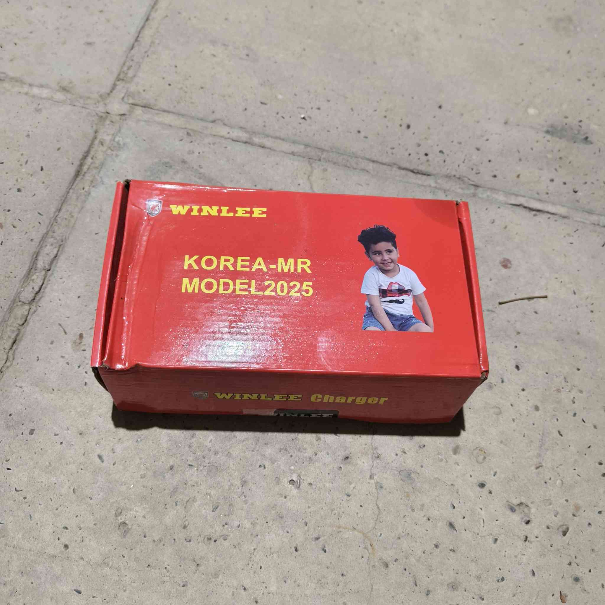 السلام عليكم...
‎باسكل شحن للبيع. 
‎
‎⚙️ المواصفات والأداء:
‎- اللون ابيض 
‎- السرعة القصوى: 80 كم/ساعة (حقيقية).
‎- نظام القيادة: 4 سرعات مختلفة
‎- موديل 2025  (أكبر حجم متوفر! (قياس 24)).
‎- البطاريات: طقم 5 بطاريات اصليه (60V / 32A).
‎- الأمان: جهاز إنذار ضد السرقة + قفل التاير الخلفي + قفل السرج والبطارية.
‎- الشاشة: شاشه دجتل نظام الحديث لعرض (السرعة، المسافة، مستوى الشحن، وكشف الأعطال).
‎- مرايات2وياها
‎- ملف 1200
‎
‎🌟 الإضافات والرفاهية
‎- الإطارات: حجم كبير مع ويل كب مميز.
- ‎سلة أمامية واسعة.
‎- بايدر مساعد (يعمل على شحن البطارية أثناء القيادة).
- الاضاءة: نظام LED (نهاري، ليلي، إضافي، وخلفي)
+ اضاءة ترحيبيه ❤
‎- التحكم: تشغيل عن بُعد (بصمة)، مفتاح نوعين 🔑،
‎- شاحن سريع!
‎- ستاند موبايل 
‎- سماعات بلوتوث
‎- بايدانات
‎
‎💰 السعر: 420 وبي مجال.
‎للأستفسار والطلب: اتصل على الرقم أو المراسلة واتساب.
‎📞 رقم الهاتف: ***********
‎📍 العنوان: كربلاء المقدسة
