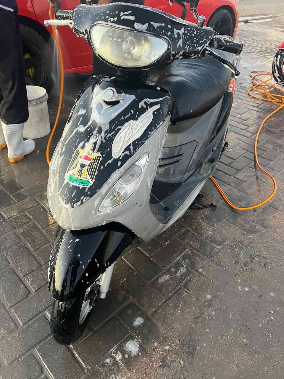 دراجة نضيفة حيل نقصها فقط اشاير ومشيها حلو ك معدل وشلعه الدراجة مكينه مجفته بس الله شاهد علي تجفيت راقي سعرها 800 وبيها مجال للشاي وهذا الرقم للاستفسار ***********
