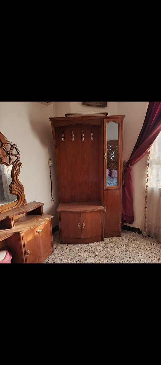 السلام عليكم
غرفه نوم استعمال قليل خشب صاج عراقي
السعر 900 وبي مجال


**إذا كنت صاحب هذا الإعلان وتريد حذفه لأي سبب، رجاءا أرسل رسالة إلى الدعم الفني**