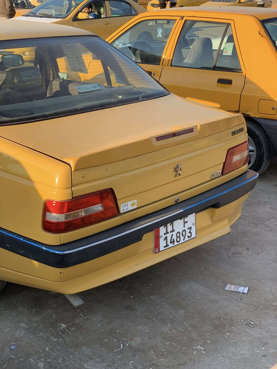 بيجو اكد للبيع موديل 15 منظومة غاز دوشمة وشاشة وكامرة وسستم سماعات سيارة مابيها معجون ابد بيها شوية بارد وتكحيل  قليل كلش سعرها 45 وبيها مجال بسمي تحويل ثاني يوم مصفرة من كلشي 
*********** مكاني مدينة الصدر
