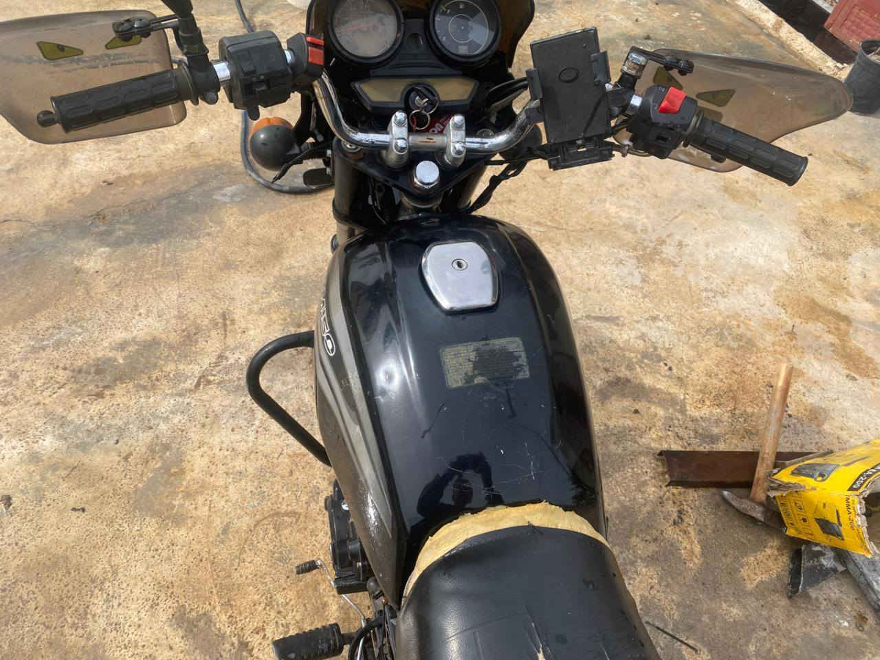 سلام عليكم دراجة مديل 20مراوس او بيع دراجة كاملة تجفيت جديد نقصهة صفاحيات وباتري تعبان وتفيلس فقط نضيفة اوراقهة كاملة شرط لترقيم مراوس دايوان بوكسر فقط وانطي فرق حسب لتفاق مكاني تقاطع لقدس ***********
