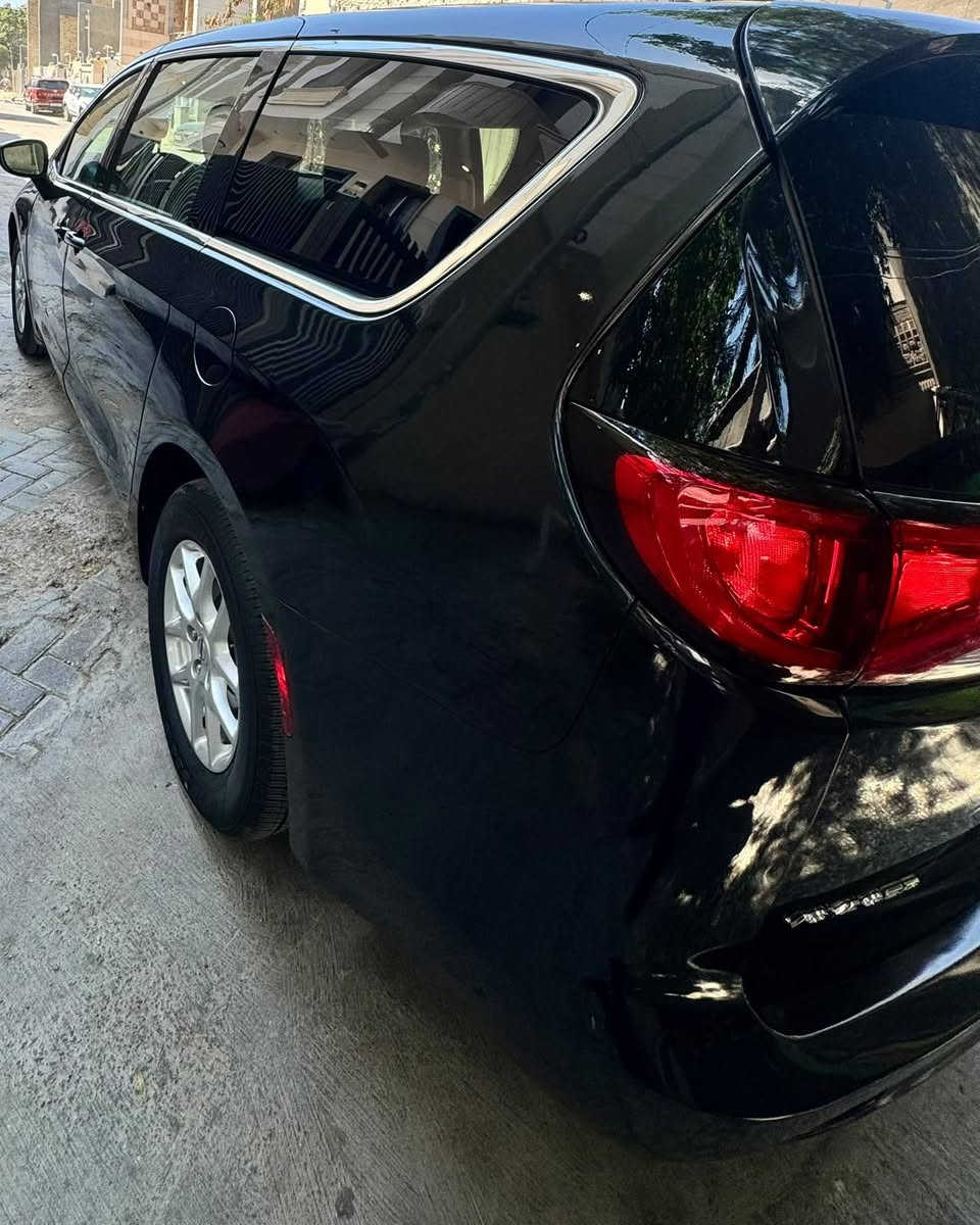 CHRYSLER VOYAGER, LX

للبيع كلايسلر فويجر وارد امريكي موديل 2022

رقم اربيل الجديد
لون اسود♠️♠️♠️

حجم محرك 3600

بصمة تشغيل وابواب بصمة وتشغيل عن بعد 

ابواب سلايد كهربائي ⚡️ 

صندوك كهربائي شفط

رادار امامي تحديد مسار توقف ذاتي 

كشن كهرباء

سيارة حادثه حافت الجاملغ 
وقطعطين كلير امريكا
راديترات لغود شواصي كفاله 

سعر.   179$
للتواصل *********** 
مكان سياره بغداد زيونه بغداد, العراق
