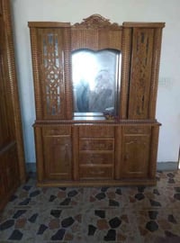 غرفة نوم للبيع • موصل الأجانب الأيمن • الهرمات