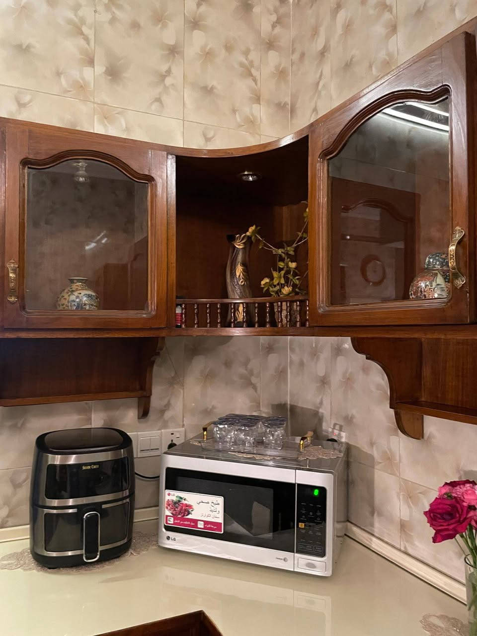 اثاث للبيع
غرفة نوم صاج ظهر وبطن 950
كاونتر صاج ظهر وبطن 750
تخم قنفتين و اربع كراسي ايطالي مليون
للتواصل واتس ***********
