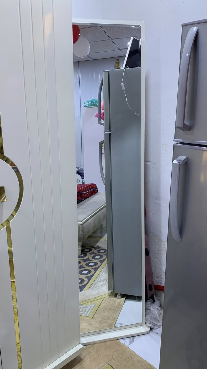 غرفه تركيا للبيع 10 قطع نضيفه تخبل بس بيه كسر بصيط بلباب ولغرفه متكامله السعر 700 العنوان البصره القبله  الاستفسار خاص رقم الهاتف ***********
