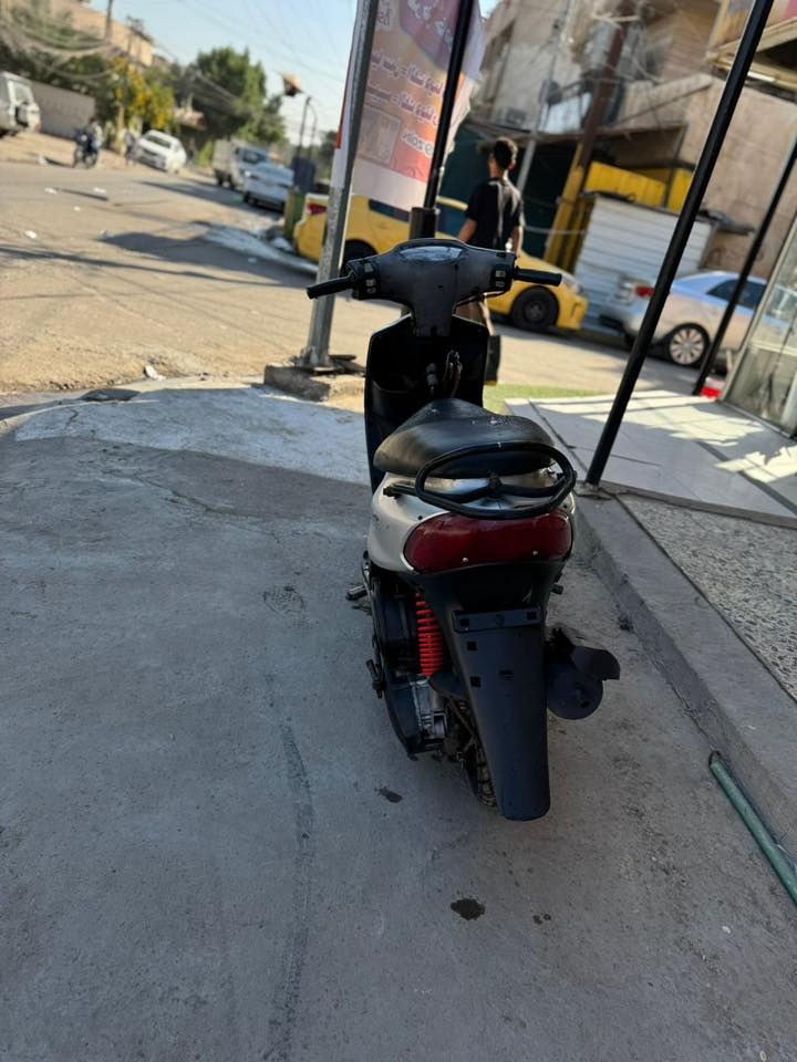 300,000 
قجمة ممفتوحة بيها خيط تبخير كلش بسيييط شهر كامل ربع لتر شلعه ومعدل مفولة نقصها بس دبل امامي جديد البيها بس تجاري وطسته مو حلوة مكاني صليخ 
*********** ممتواجد نت
