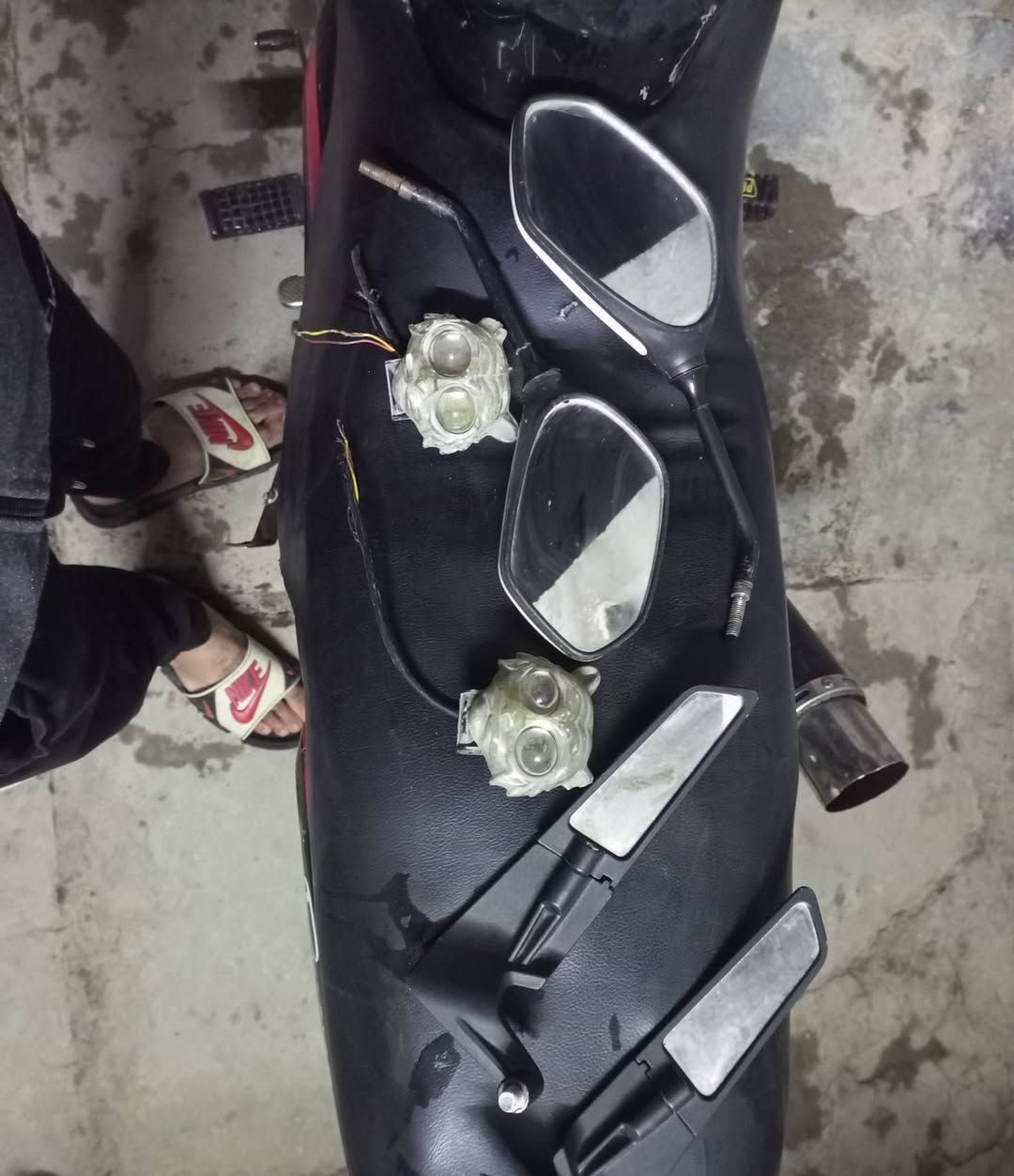 اسلام عليكم دراجة للبيع جني واي 5كير مكينة 150 عقل رياضي نكره سلف صالنصه رياضي كاتم و صوت حسب مشيتك دراجه خير من الله تجي وياها كماليات زوج مرايات و زوج حلويات بومه و خوذه مكفوله من السرقه ...
عيوبهة دوسة بريك خلفي مكسوره و ضائعه و الدراجه بدون اوراق و الدراجه عله كفالتي و ضمانتي اكرر مكفوله من السرقه ...
السعر(350)و بيهة مجال للطيبين ...
للتواصل واتساب فقط ...***********
و بيكم خير و تدللون❤️
