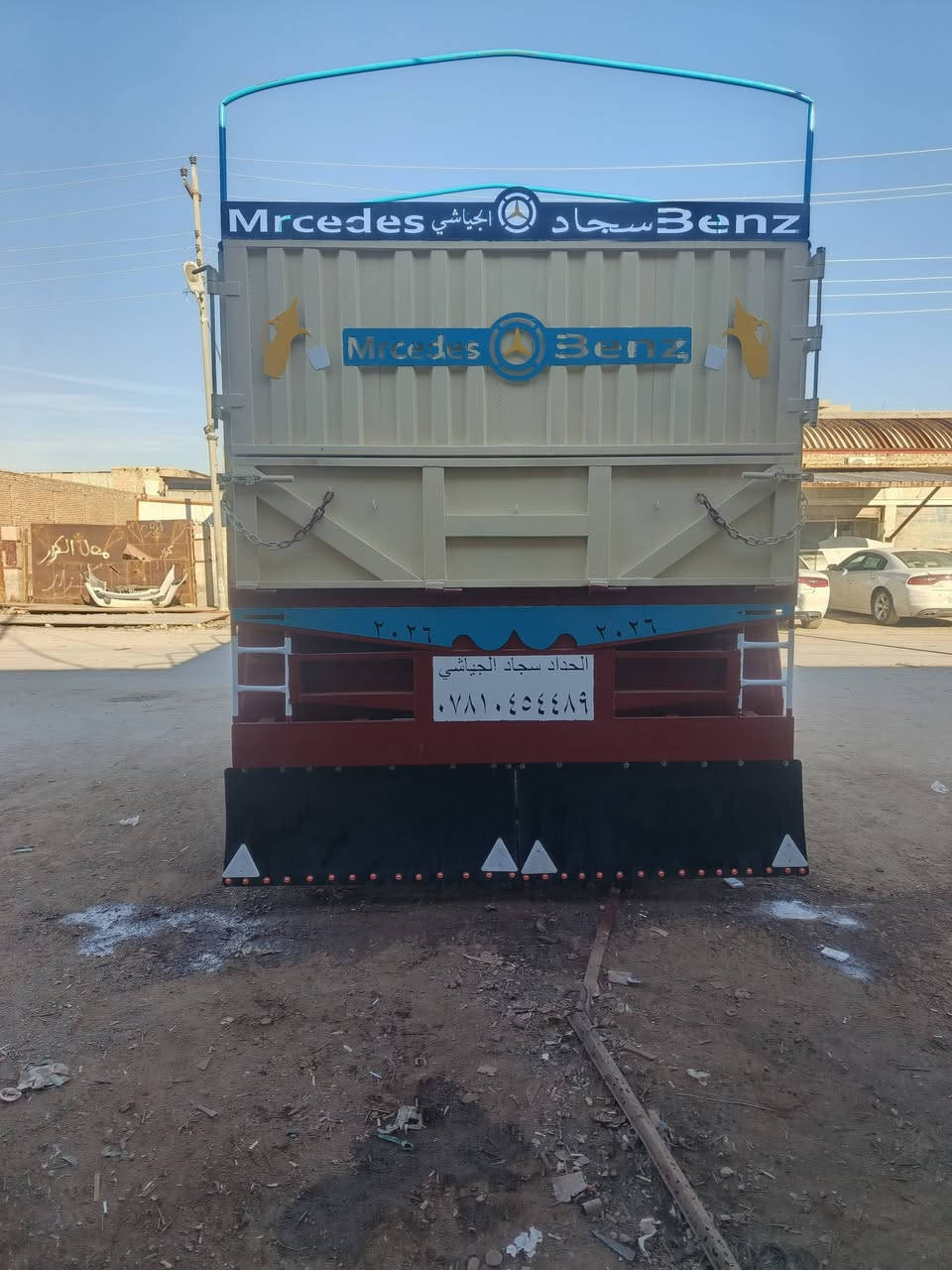 للبيع عربانه طول خمسه متر او خمس طعش سانتيم او عرضها مترين أو نص . شاصي ثمانيه مليم. تخم تاير كتان  الف او ميه على عشرين صاج عشرة برغي . صينيه أم المتر دناكير اتلث طعش. ورگ اربعه انج.للتواصل و الاستفسار الاتصال على الرقم التالي  ***********حدادة سجاد الجياشي  السماوة حي الصناعي.
