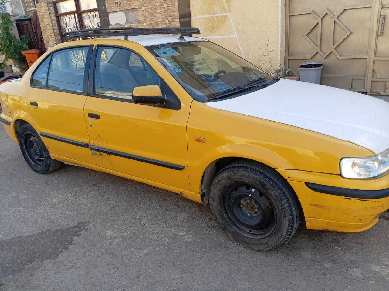 سمند موديل 11 رقم بغداد سنويه 2028 السيارة مثل ماوضح بالصور نظيفه وتبريد شغال الكهربائيات كلها شغاله . بس يحتاجلها صدر المكان بغداد سعر 30 ورقه 

0771 579 1744
