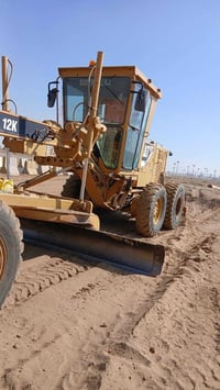 للبيع • مركبة • واتساب