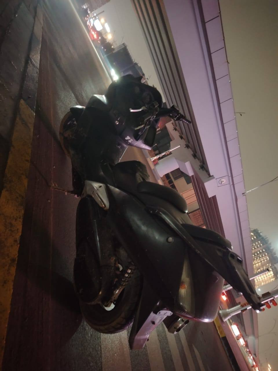 سلام عليكم دراجه سلفر ونج 400 للبيع ما بيها نقص شغاله نكره سلف تايرات جدد دبلات شغاله رون طوافه كيلو متر كهربائيات كلها شغاله مكينه ناعمه خير من الله مكاني بغداد دوره البو عيثه رقم صاحب الدراجه‏‪***********‬‏
ملاحظه اني مكلف بل نشر
