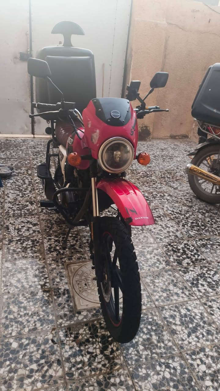 للبيع دايوان جبلي
رقم نجف كليزي شرط المداور

مكينه ما مفتوحه ولا ملعوب بيها
رقم صاحب الدراجه ***********
مكاني نجف 

السعر ٢١٥٠بها مجال كلش قليل
