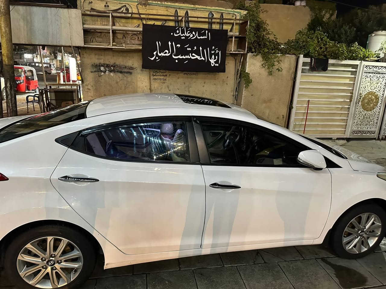 الانترا  ٢٠١٤ بغداد انكليزي فول مواصفات  عده البصمه سياره جاهزه بيه فقط بيبان اثنين مصبوغه فقط 
تبريد دوشمه جاهزه الشراي  
اتصال( *********** ). مكلف بنشر رحمله والديكم مكان سياره بغداد المعالف
