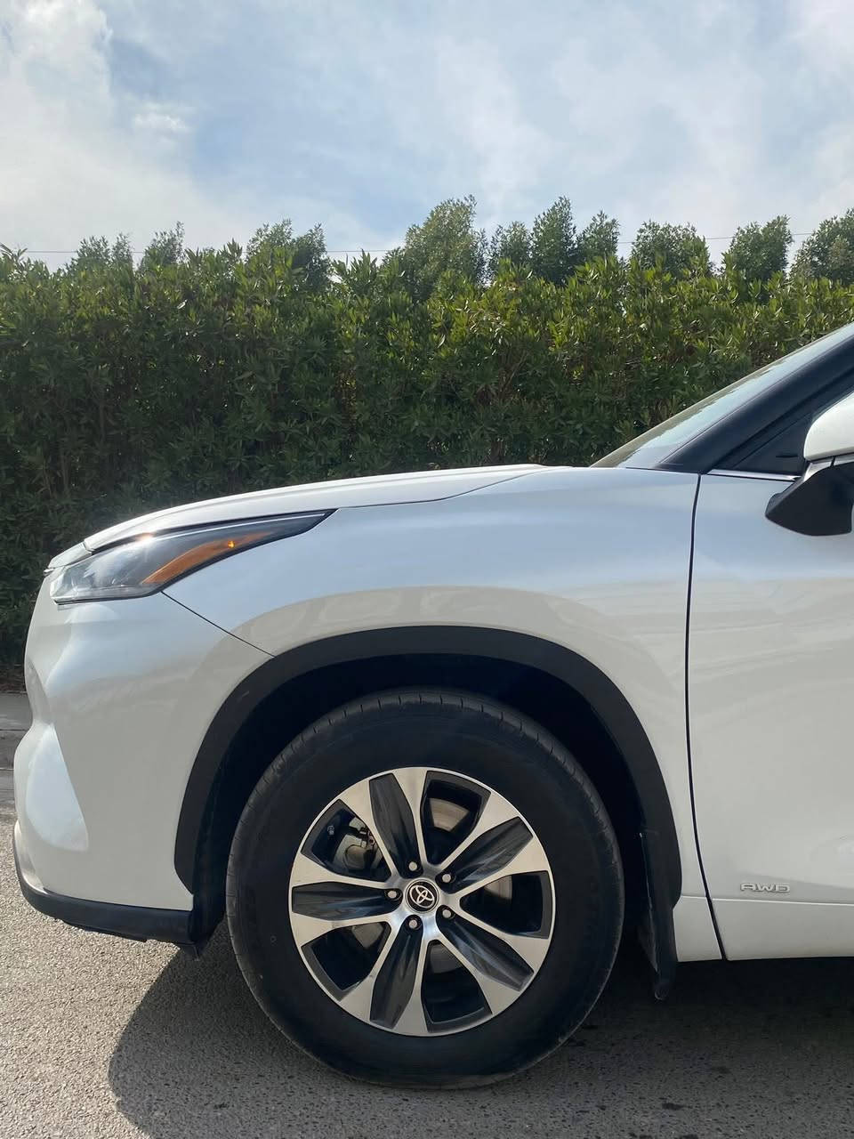 مرحباً
تويوتا هايلندر موديل 2022 مستوردها على ايدي ‼️(هايبرد)+(بانزين )

الضرر: فقط بنيد تبديل بلادي بدون اي صبغ سياره 

حتى بدنه وراديترات نفسهن بلاديات مال شركه 

من امريكا تعمل وتسير 

ترهم مراوس او بيع 

ماشيه 17الف 

صدر كير محرك تبريد جديد 🆕 

مكان السياره العامريه شارع العسل 

السعر :305وقابل لتفاوض 

موديل /2022

فئة/XLE

بصمات 

سلايد روف

7راكب 

كشن كهرباء

كشنات تدفئه

سايد بريك بصمه 

اوتو هولد

EV Mood

كشافات ضباب 

صندوك كهرباء ⚡️ 

وبعد هواي مواصفات 

رقم الهواتف

 ***********ابو فليحه 

***********استاذ عمر ابو ليث

بلخير على ياخذها سياره جديده وتصليح شركه اصلي 

بالتوفيق على الطرفين
