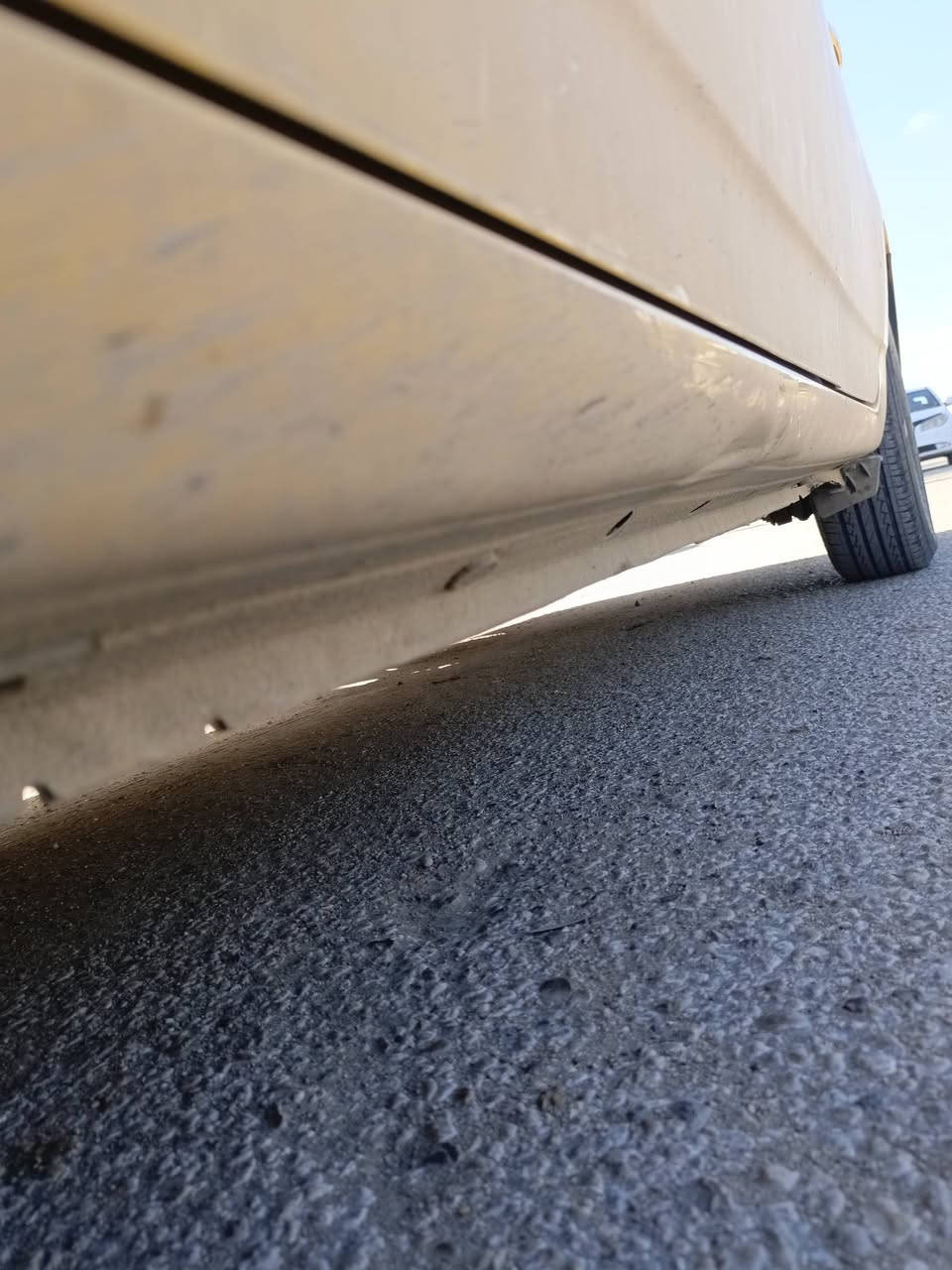 السلام عليكم للبيع BYD G3 2013
معروفه مواصفاته السعر 48وبيه مجال 
رقم بغداد  ممز رقمه 1964
راعيه يريد مداور 
مكفوله من الضربه ولصبغ 
عله وضع لشرگه لهلالات ودوسات 
 كير عادي محرك هونده لمرغوب 
كير ومحرك كفولات تدفه تبريد ثلج ❄ 
تخم تاير مكاني بابل جبله
 *********** بيه واتساب
