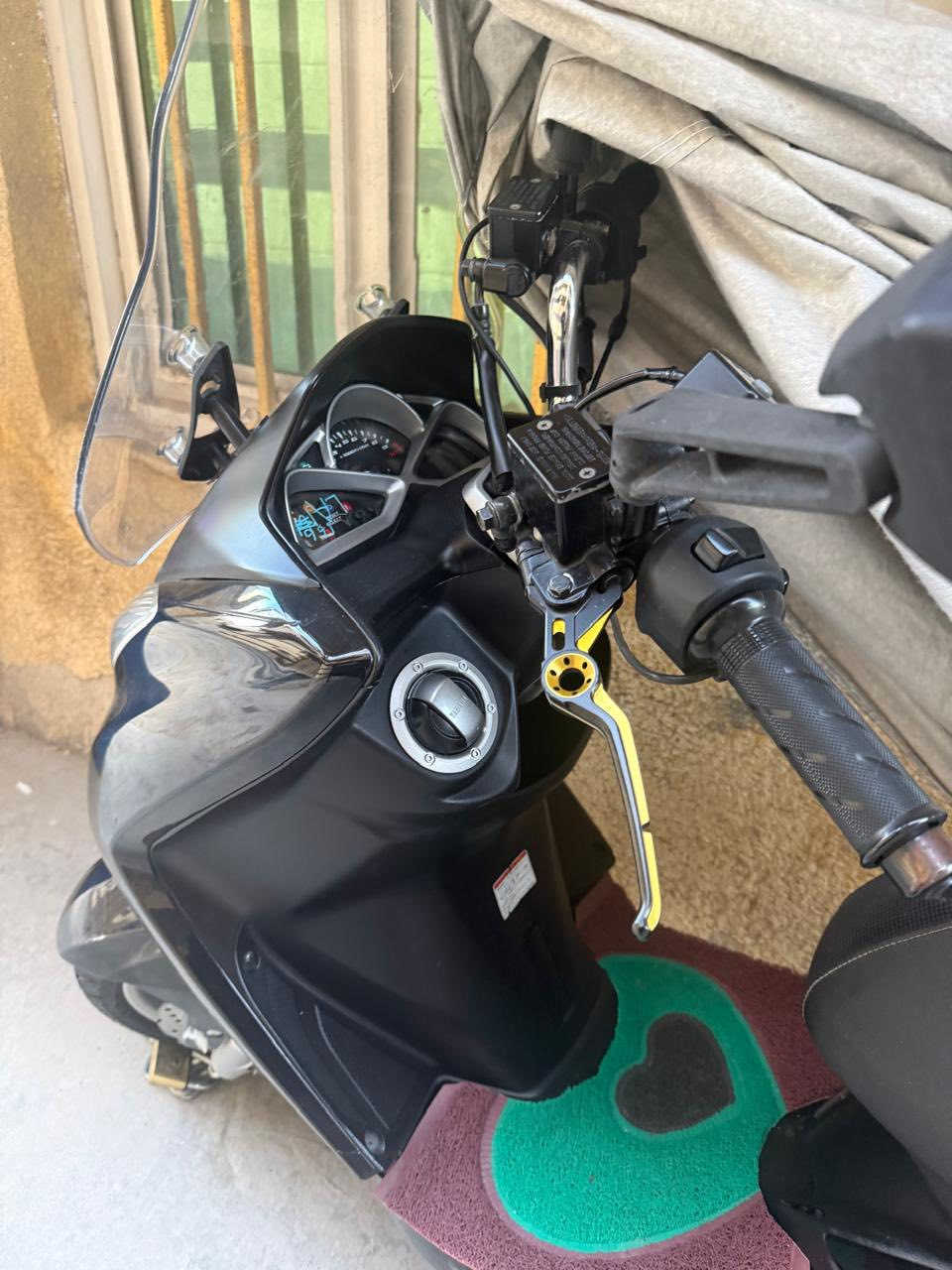 دراجه ماجسته اس رمبه الدراجه كفاله امنل برغي ممشاهه 30الف الدراجه نضافه 100/100الدراجه سعرهه2100وبيهه مجال فول نضافه مصالهه اهواي من نازله رمبه اتصال عل رقم***********
