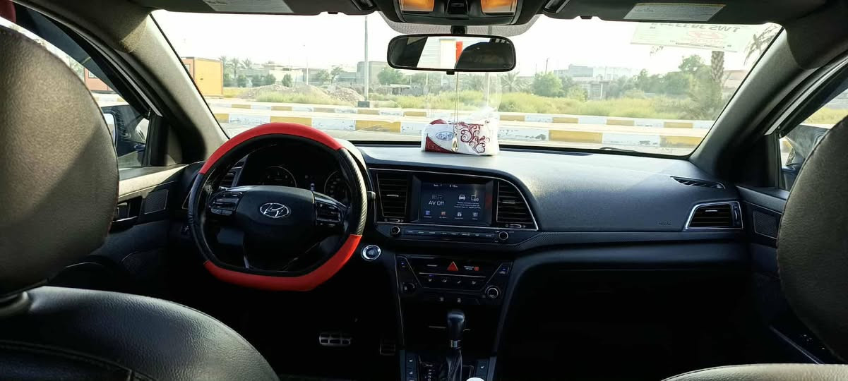 السلام عليكم
النترا 2018 سبورت 
محرك ١٦٠٠ تيربو مكفول 
كير dct سبع نمر 
اكزوز رياضي بلادي
مواصفات ١/١ :
بصمة تشغيل وبيبان وصندوك 
كشنات حضن جلد مختومه sport 
تدفئة كشنات 
دشبول كاربون فايبر 
كيجات رياضي 
سلايد روف
لايت وبك لايت لد بلادي 
ويل كب ١٨ كروم بلادي 
اشاير بلمري 
رادار نقطة عمياء وحساسات خلفيه
ستيرن حرف D 
شفتات بلستيرن  
……….
صدر جديد تخم تايرات جدد 
رقم بابل هزه جديده وسنوية جديده لل ٢٠٣٠ باسمي  
وارد كندي  
السعر 132$ وبيها مجال
مكاني عامرية الفلوجة 
***********
