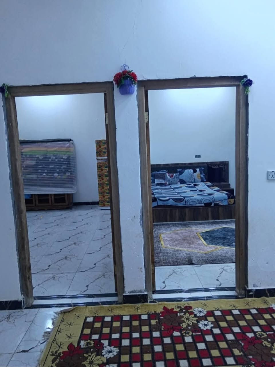 ♦️دار للبيع 🏠 دار للبيع♦️
💥عويسيان المساحه 300متر بناء 160متر مع قطعه بصف البيت 140متر مسيجه على النهر طابو زراعي عراقي سند 25  يتكون غرفتين وصاله ومطبخ واستقبال وصحيات وكراج السعر 85 للتواصل واتساب فقط متواجد ***********
