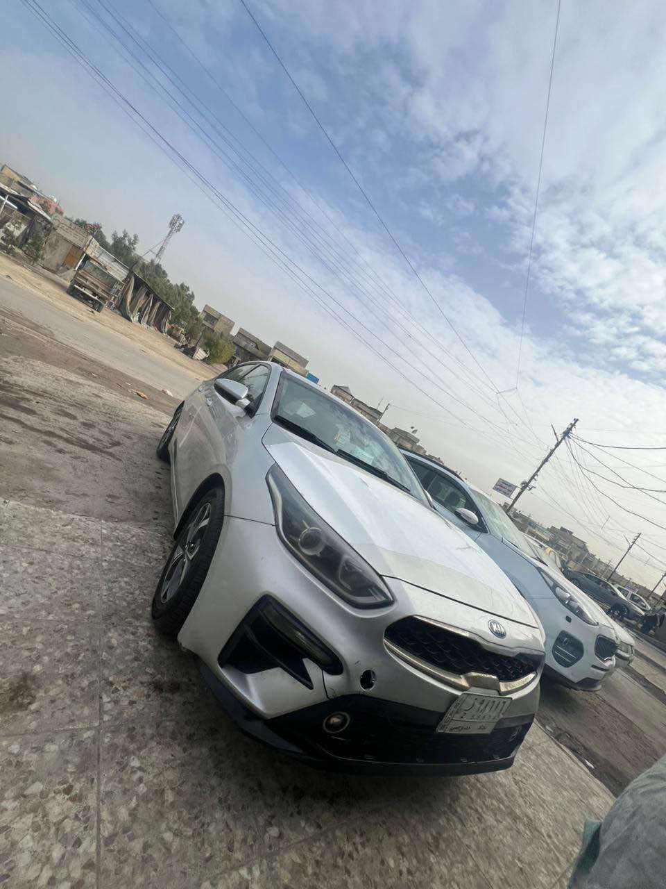 سلام عليكم فورتي وارد امريكي موديل ٢٠١٩حادث كما موضح في المنشور محرك ۲۰۰۰دوش كير At مواصفات عادية معروفة رقم بغداد معوقين باقي ٧اشهر وصير حره مكانه بغداد البلديات السعر١١٣وبيه مجال 
*********** Colombo, Sri Lanka
