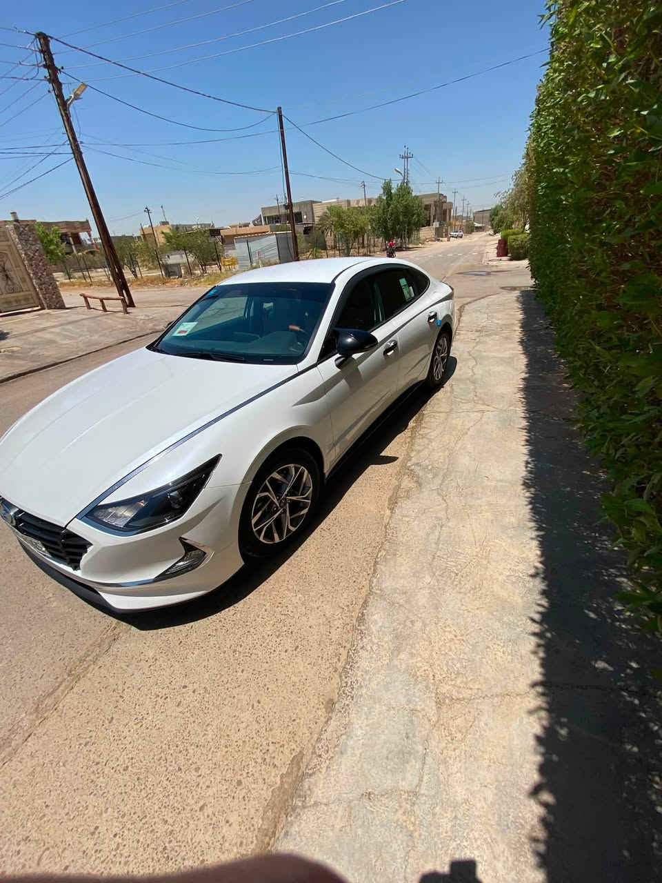 السلام عليكم 
سوناتا موديل 2020
سياره حلوه بدون صبغ 
ماشيه 113الف 
رقم بغداد بأسمي
محرك 2500mpi
السياره بانزين 
السياره خليجيه ومواصفات الخليجي المعروفه
السعر 180وبيها مجال
***********
