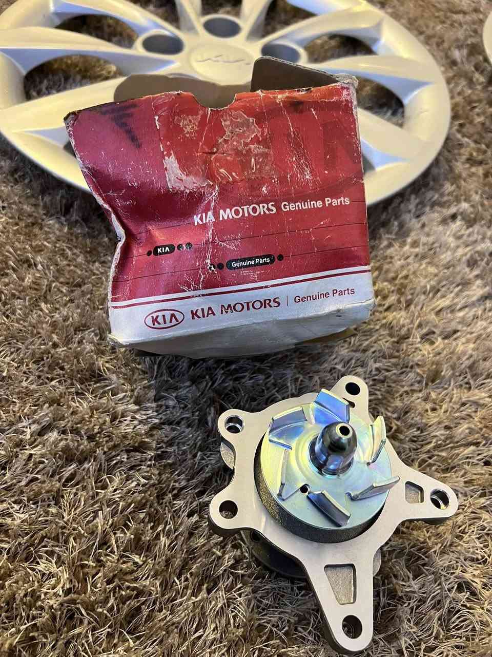 سلام عليكم 
بسم الله الرحمن الرحيم 
عندي هذن الغراض مال سيراتو 
الكبات مال سيراتو 2024
وفيتبم اصلي مال تفصيخ ما مستعمل يرهم سيراتو فورتي  وهوندا يرهم جميع الموديلات 
واتر بم مال كيا سيراتو فورتي من موديل 2020 وانت صاعد يرهم جميع الموديلات والواتر بم اصلي مال شركه 
سعر الواتر بم 100 الف فقل وكاله شرط 
سعر الفيت بم 150 قفل مال تفصيخ بعده جديد مامستعمل الله شاهد 
الكبات 100الف بيهن مجال وتجي هنا وتفحص وتشوف كله اصلي 
***********
