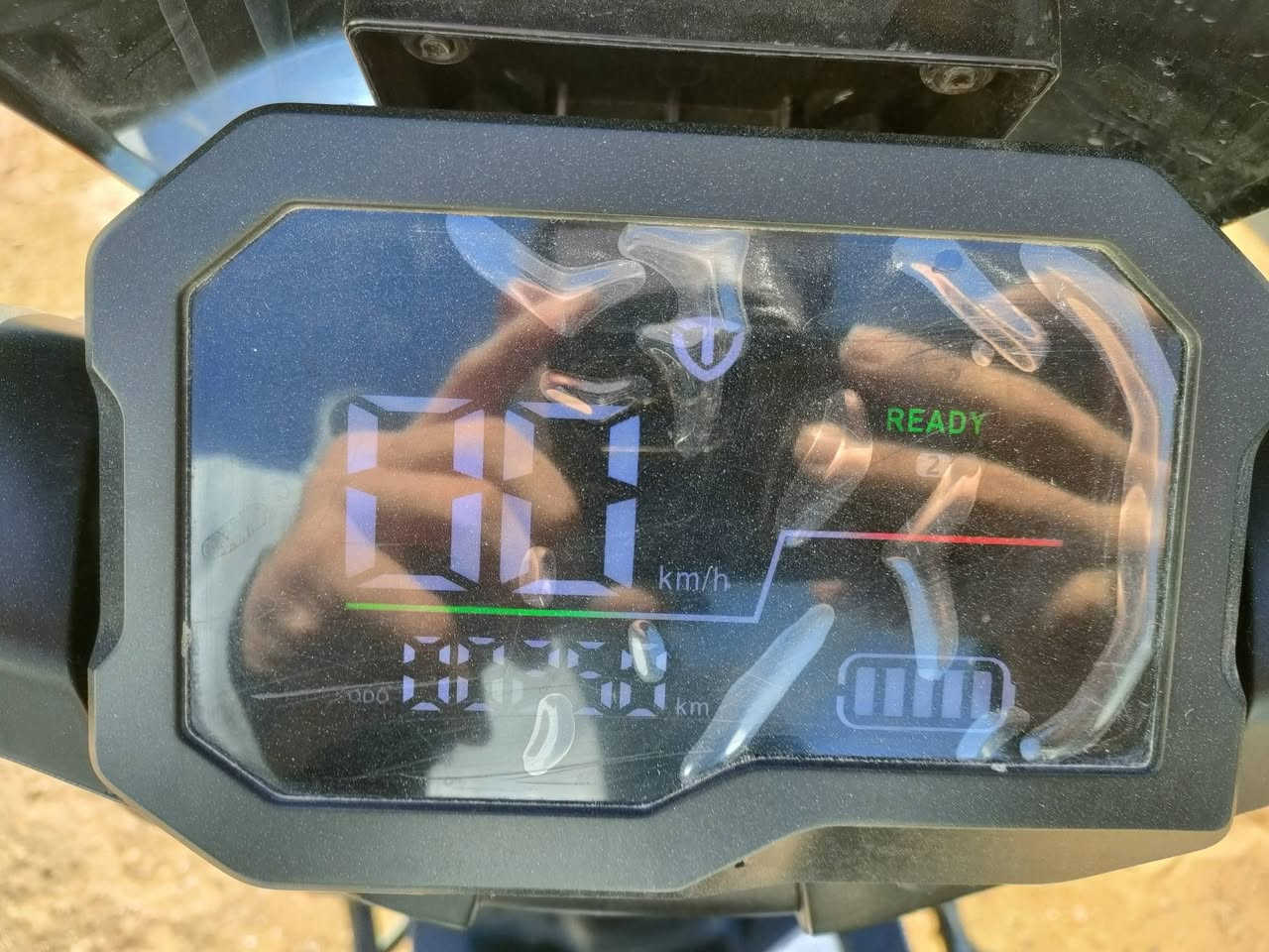 من رخصه الادمن
ماطور شحن للبيع 
هاي النوعيه ام الدرع تكون قويه  
ماطور مستخدم 3 اشهر بس 
كلش نضيف ما مفتوح برغي 
بطاريات ليثيوم تمشي 75km 
سرعة الحقيقيه 90km
ماطور ثلاث نمر 
السعر مليون 250الف 
وبي مجال بسيط 
الرقم للتواصل ***********
موجود واتساب بل رقم 
موقعي موصل جانب ايمن
