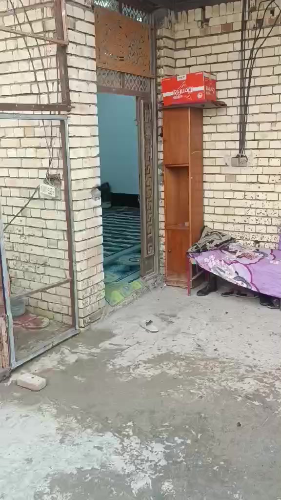 سلام عليكم بيت للبيع في منطقة حي البتول شارع ابو الثلاجات المساحه 200متر البيت جاهز نوع العقار زراعي الوجها 10 نزال 20 السعر 80وبي مجال ***********
