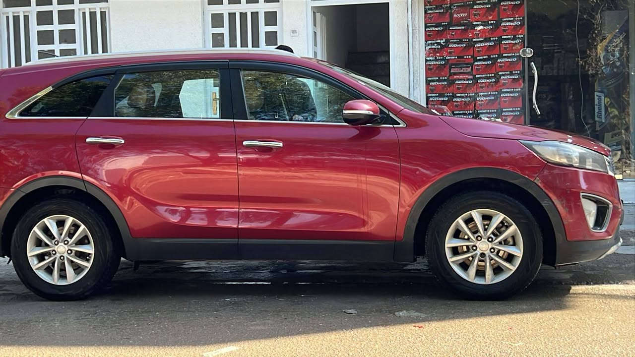 السلام عليكم.سورينتو 16 امريكي. 4راكب بيه جاملغ فقط.. محرك 2400 gdi...ماشيه 147الف .مكانه بغداد حي المواصلات ..معروضه 160....***********
