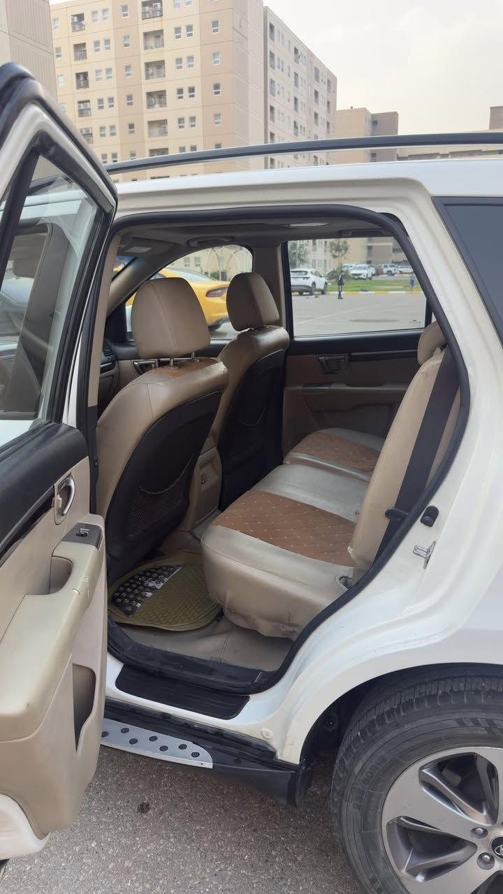 السلام عليكم سنتافيا ١٢ خليجي فول مواصفات السونار مرفق بالمنشور السعر ١٥٥ وبيها مجال هزة جديدة وسنوية ٣١ للاستفسار 
***********الرقم بيه واتساب
