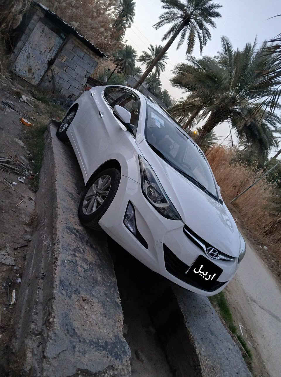 السلام عليكم النتره  للبيع مويل 15 خليجي فول مواصفات تخم تاير سياره جديده بيه بس باب سايق مبدل ول باقي كفاله المكان كربلاء رقم اربيل الماني  تريد وكاله تريد تحويل سعر125 وبيه مجال رقم الهاتف ***********
