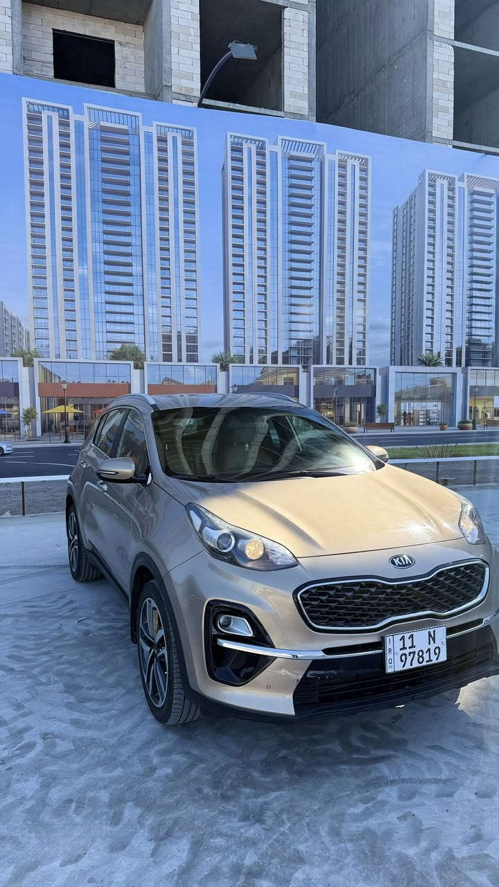 السلام عليكم 
للبيع سبورتج ذهبي 2020 خليجي ماشية 74  مكفول من الصبغ والتبديل فقط بارد اسفل باب السايق شيء قليل رقم بغداد باسمي السيارة عليها تخم اطارات جديد وعبوة فيتبم جديدة بدون اي نقص 
شاشة كار بلي حساسات وكامرة ومقاعد مخمل ومري شفط السعر ١٩٤ مجال بسيط  مكان السيارة بغداد المحمودية 
***********
***********
