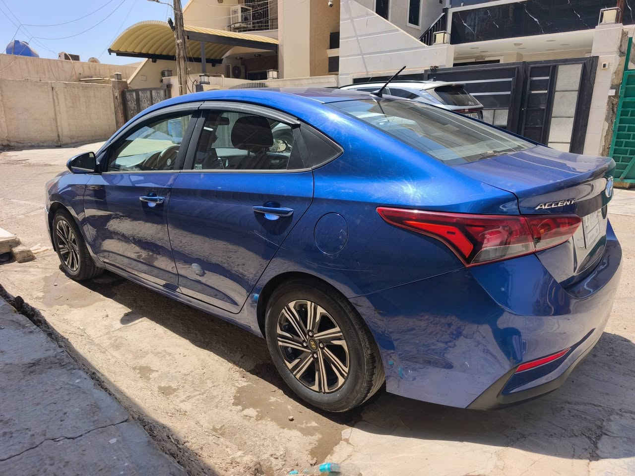 السلام عليكم 
اكسنت امريكي 2019 رقم بغداد
محرك 1600gdi كير at مرغوب
حادثها فقط باب سايق ايرباك الباب فقط موضح في الصور 
 مشروع وطني ماشيه 80 الف ميل 
 سنويه لغايه 2028 
السياره بأسم بنيه واستخدام شخصي فقط 
سياره حيل نظيفه كلشي ما ناقصها ولا شعرايه حداديه جديده تبريد زوج تايرات جديده كهرباءات وميكانيك ادامه كامله

السعر :- 104$ وبيها مجال 

للاستفسار وعندي تصوير فيديو كامل راسلني واتساب او اتصال 
***********
