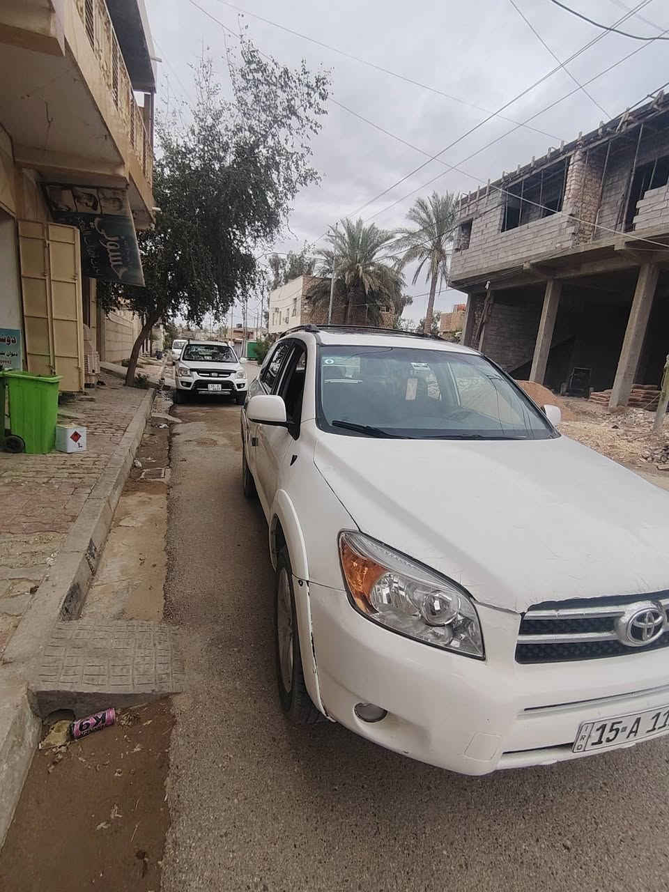 سيارة راف فور موديل 2007 مصبوغه عام تخم تايرات جديد محرك 6 سلندر والصدر مرتب وجديد سيارة لكطة وحلوة ونضيفة السعر 75 ورقة وبي مجال للاستفسار الاتصال على ***********
