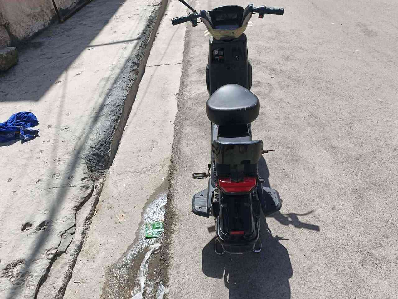 دراجه كهربائيه للبيع المكان بغداد الثعالبه الاولى الرقم ***********
