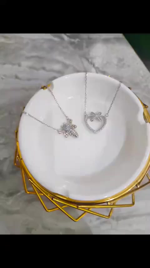 فضة عيار 925
للطلب والاستفسار يرجى مراسلة الصفحة 
يوجد لدينا خدمة توصيل بهرز مجاني


**إذا كنت صاحب هذا الإعلان وتريد حذفه لأي سبب، رجاءا أرسل رسالة إلى الدعم الفني**