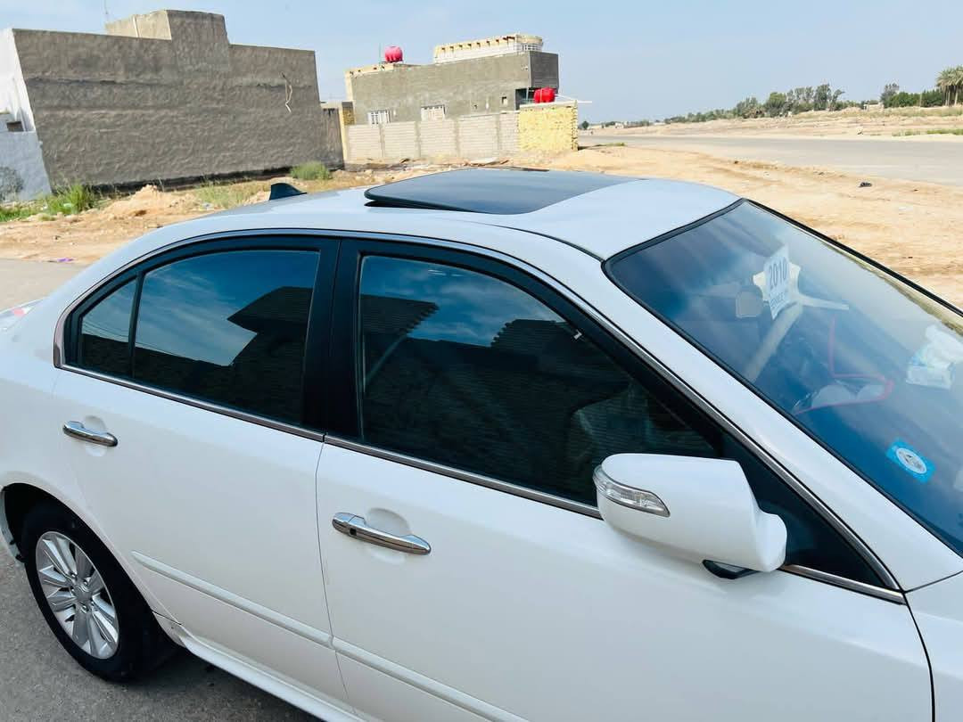 سلام عليكم
كيا اوبتما موديل 2010 
وارد خليجي رقم بابل انگليزي 
سياره بيه قطعتين صبغ بدون دواخل 
تبريد ثلج منضومه جديده .سنويه لل 29 
ويل كب .فول مواصفات بصمه وفتحه سعر 124 وبيه مجال قليل .***********
