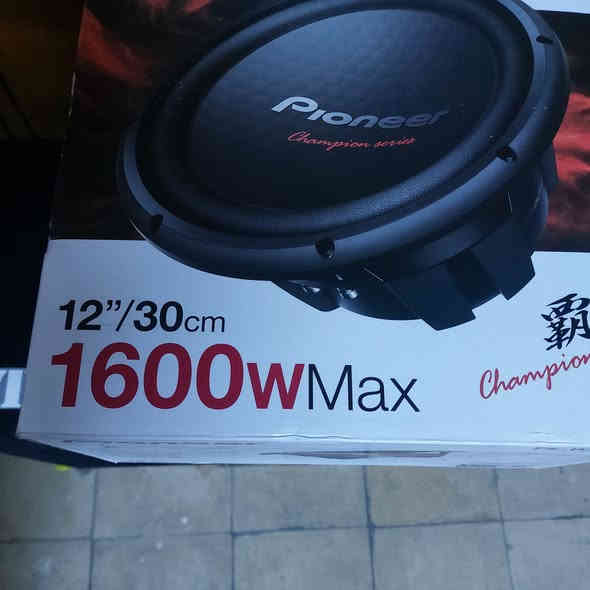 يالله
12 انج دبل كويل ما يحتاج حجي مواصفات كدامك متوفر توصيل 
سعر خاص وهاذ رقمي وبل خدمه 
***********
Pioneer
