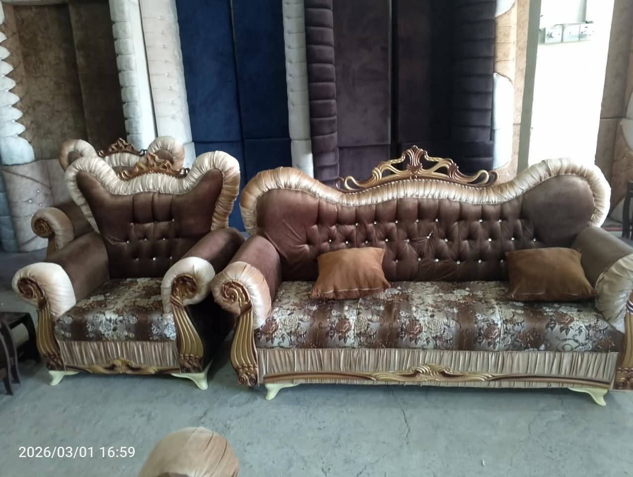 متوفر للبيع #تخم باله مستعمل ابو #تاج 20 مقعد نضافة 100/90 مسوينه #تسكام 10 قطع يصير يكفي #استقبال 8ب4 و 10 ب 4 مع كوشات + 2 سيت #طبلات 8 طبلة بسعر مناسب #صويرة تقاطع حي زهور #سبيس معرض #الجوهرة 
***********....***********
