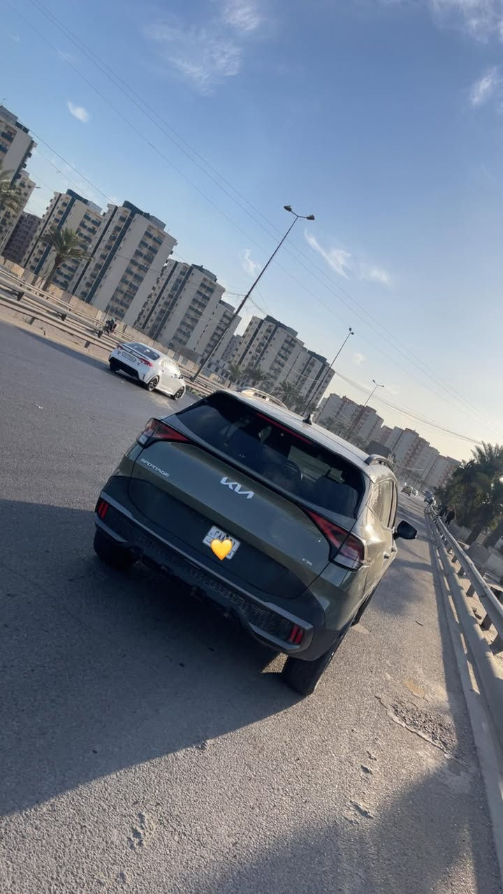 كيا سبورتج 2023
 
تم تنزيل السعر ( للبيع فقط )

#المواصفات : اكس لاين
المحرك :٢٥٠٠ 
الگير : ٨ نمر
بصمه تشغيل- صندوق- ابواب -تشغيل عن بعد
شاشه كبيره على طول الدشبول
انظمه قياده نورمال- سبورت - سمارت - ثلجي
كشنات جلد لون اسود
كرسي السائق تحكم كهربائي
هند بريك بصمه
كامرا خلفيه
رادار امامي خلفي جانبي نقط عمياء
تحديد مسار ذكي
اشاره في المرايا الجانبيه
تحكم ستيرن فول مواصفات 
اوتو هولد
اوتو ستوب
نظام ترحيب
تبريد قطعتين
مانع انزلاق
نزول منحدرات
نظام فحص ضغط الاطارات
نظام abs
تدفئه كشنات
قياده آليه ذكيه
كروز سرعه
سستم صوت هارمن
شاشه لمس متغيره لتحكم التبريد او الميديا
منافذ تايب سي عدد ٣ مع ٢ في الكشنات
اضواء ترحيب عند الاقتراب مع ترحيب داخلي عند الصعود او المغادره
الاناره الداخليه LED
ماسحه خلفيه
كامرة دوارة
صور الحادث بلمنشور( اربعة قطع صبغ )
السياره موجوده ( بغداد الجديدة )
للاستفسار ***********
#ملاحظة :
السيارة بدون رقم
#السعر_170$ قفل
