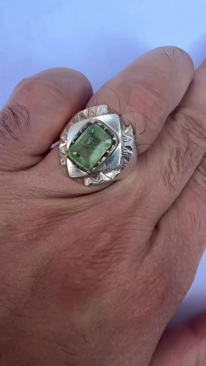 سلام عليكم زمرد كولمبي طبيعي درجه اولى ريحاني للبيع السعر 200 دولار مكاني بغداد


**إذا كنت صاحب هذا الإعلان وتريد حذفه لأي سبب، رجاءا أرسل رسالة إلى الدعم الفني**