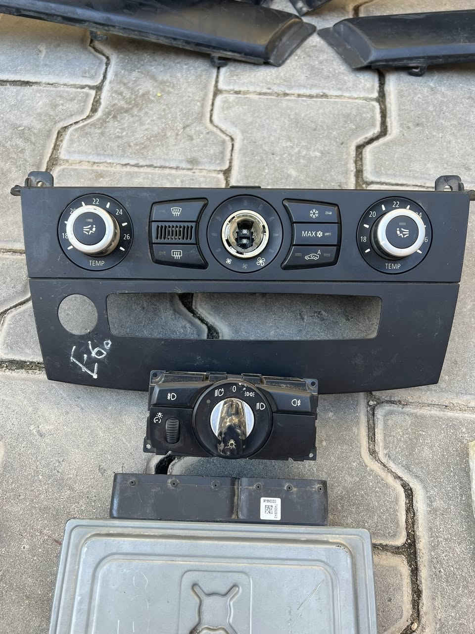 السلام عليكم غراض للبيع 
ترايش أصليات تخم كامل 
بكلايت 500 زوج نضاف 
شيال كاردن 500 اصلي شركة مايله بالجيس 
عقل E60 530
بورد تبريد E60
جوزات مال دهن E60
جسر مال كير عادي 6 نمر
مكاني بغداد الشعلة ‭0772 145 6038‬
