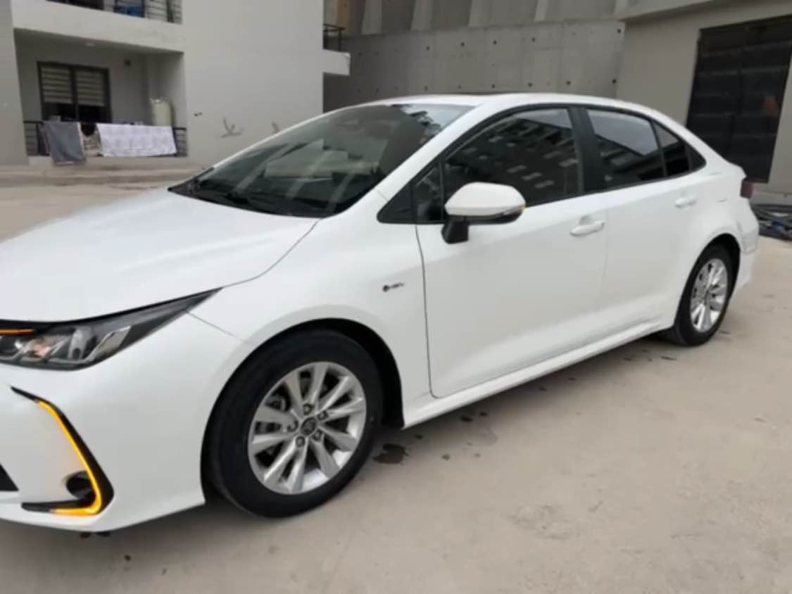 Corolla 2024 HEV

-سيارة هايبريد تجميع صيني
-فول مواصفات كوشن جلد
-بدون صبغ
-بدون دواخل
-سيارة ماشي 34,000 KM
-سعر 158$ بيهه مجال
-موقع دهوك
0750 4260599 دهوك, العراق
