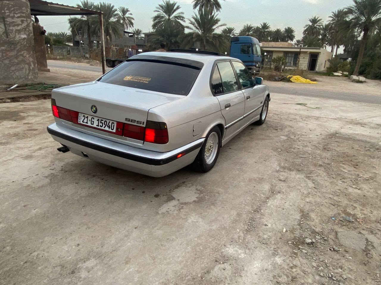 يا الله 525 اصل بليته وتكمه 1990
محرك مسكر عدل 25 نعومه فول 

كير الماني 

شلعه تحرك التاير جواهه 

شرط ترايك 200

فلنجات دسكات جدد 

عزل صوت فول بيهه 

تخم تاير 

رادتر جديد 

بجم عريض 

سلايت شغال 

تبريد شغال ثلج 

دركه ام 

سستم صوت جديد 

برده خلفيه وبردات جانبيه بلاد 

غرفهم جلد جديده 

كهربيات بلاد 

مالكه عربي تريد تحويل تريد وكاله 

مكان بابل ***********. السعر 62
