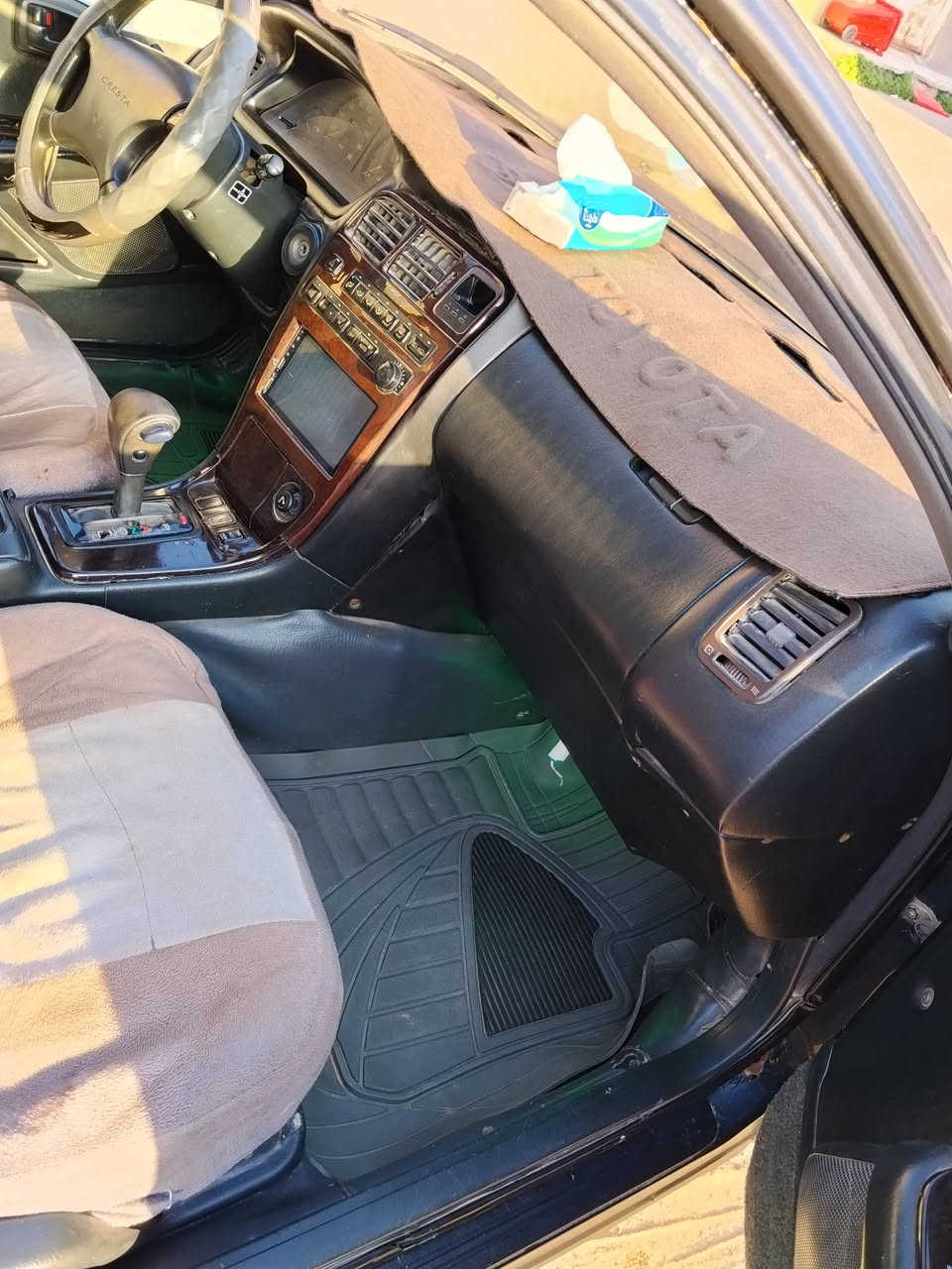 السلام عليكم كرستا نفخ للبيع رقم واسط سنوية للشهر التاسع حداديه جديده كهربائيات كلها شغاله سنتر لوك ريمونت حتى الجنطه مكينه 2500 نضيفه بس الگير النمرة الاخيرة تاخر السيارة مكفولة گص و نقل و ضربه قويه مكاني شطرة السعر 45 و بيها مجال ( *********** )
