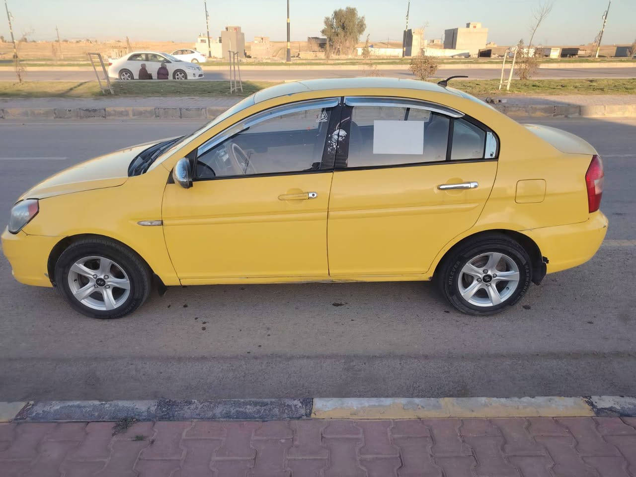 السلام عليكم
سياره اكسنت كوري للبيع2011نينوى مصفره هيئة وغرامات
محرك 16 ينقص كير شرط 
ضررها جاملق الامامي جهة اليسار وبيها تصفيات شي قليل
سياره بأسمي كابون بنزين بيها 
مكان السياره يارمجة الشرقية 
السعر 98وبيها مجال
الاتصال على هذا الرقم ***********
