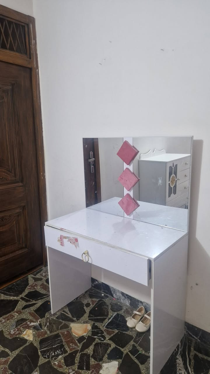 غرفة طفلة بسعر١٢٥ لاتصال رقم ***********
